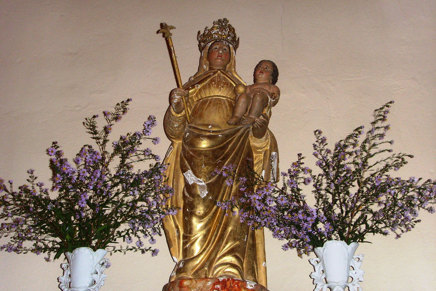 Statue de la Vierge à l'enfant