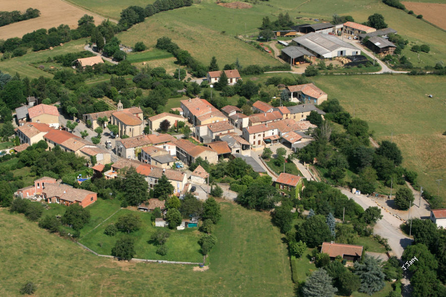Vue aérienne de Troye d'Ariège