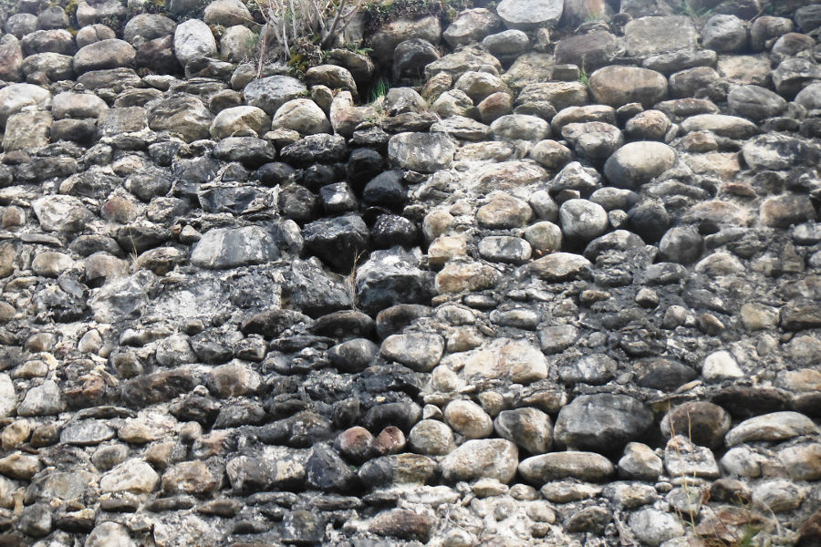 Mur en galet, lieu-dit La Tour