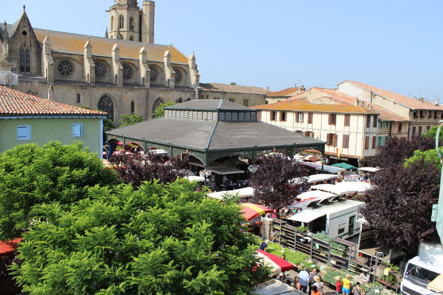 Halle de Mirpepoix, jour de march