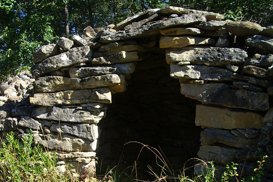 Cabane en pierres sches, Camon