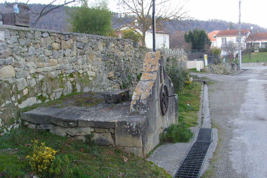 Fontaine d'Aigues-Vives