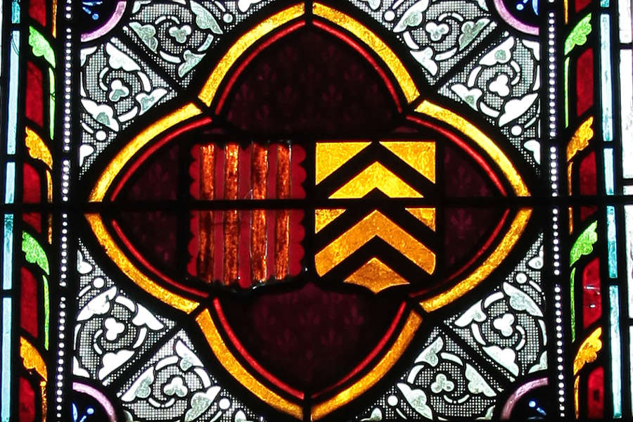 Blason des Lévis-Léran-Mérode, détail d'un vitrail de l'église de Léran