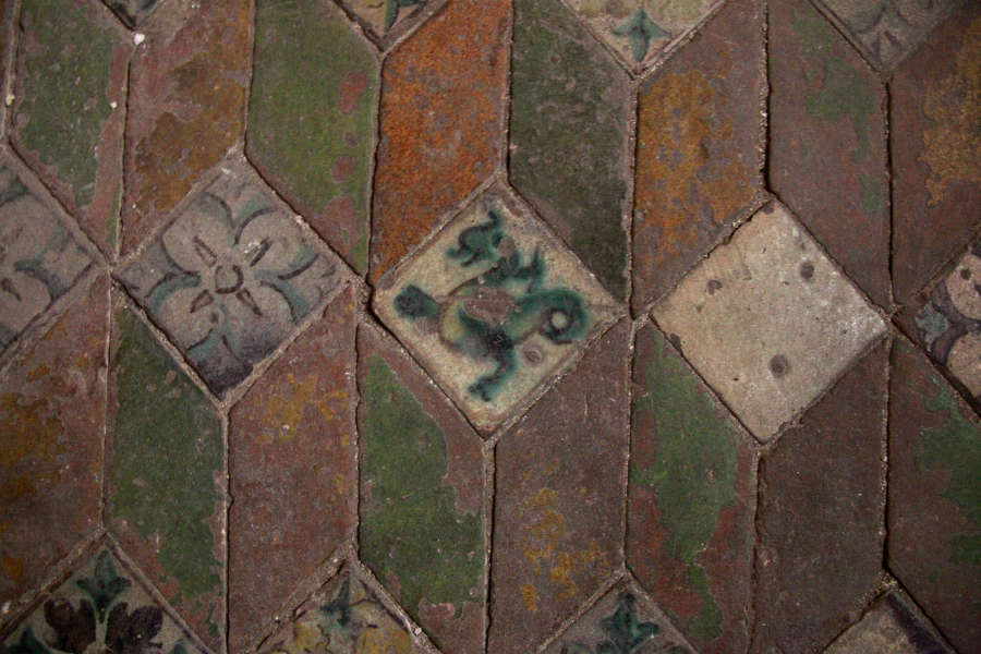 Carrelage de la chapelle Saint-Agathe, dtail