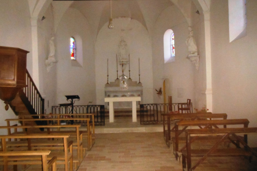 Intrieur de l'glise de Cazals des Bayles