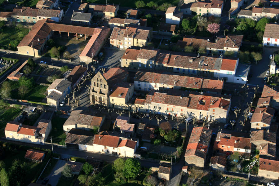 Vue arienne de La Bastide de Bousignac